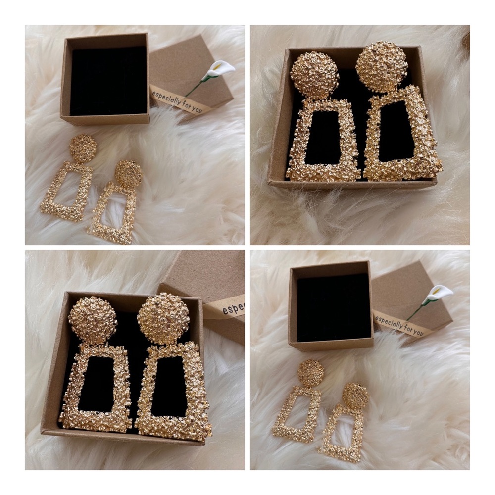 Textured Eye Catcher Earrings
